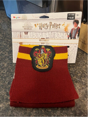New Harry Potter Gryffindor Scarf